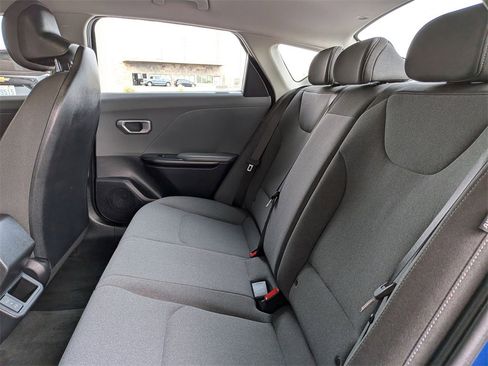 Used 2025 Kia K4 LXS image 27