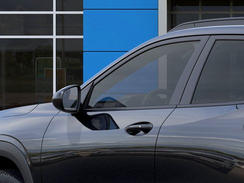 New 2026 Chevrolet Trax LT w/ Driver Confidence Package FWD image 12
