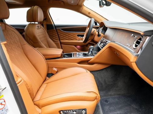 Used 2023 Bentley Flying Spur W12 image 18