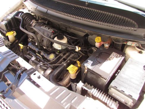 Used 2002 Dodge Caravan SE image 15