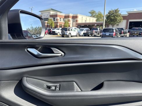 New 2025 Jeep Grand Cherokee Laredo image 28