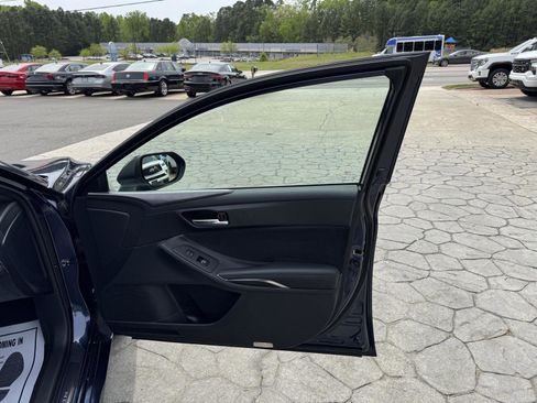 Used 2019 Toyota Avalon XSE w/ All Weather Liner Package image 18