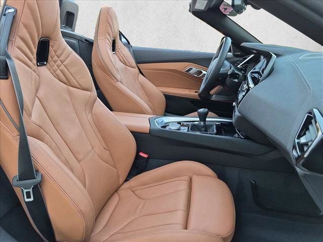 Used 2025 BMW Z4 M40i w/ Edition RWD image 18