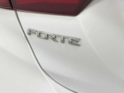 Used 2021 Kia Forte LXS FWD image 27