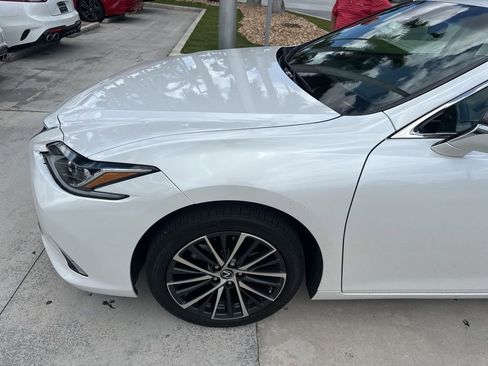 Used 2024 Lexus ES 300h w/ Premium Package FWD image 3