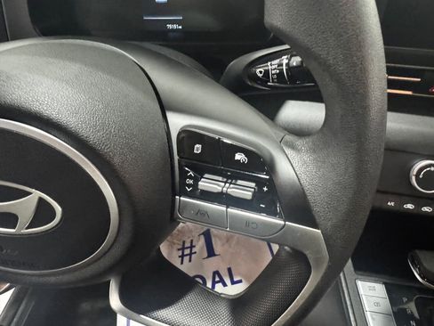 Used 2025 Hyundai Elantra SE image 6