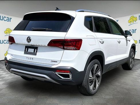 Used 2023 Volkswagen Taos SE w/ Panoramic Sunroof Package AWD/4WD image 7