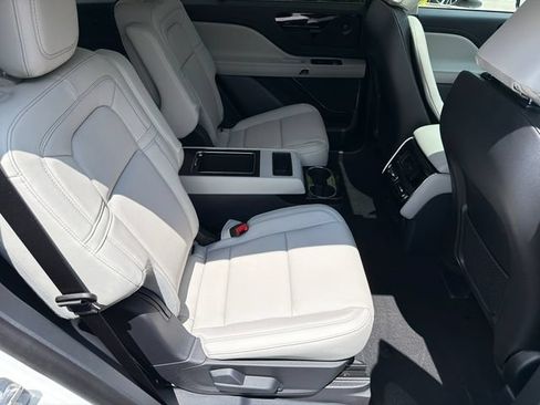 New 2026 Lincoln Aviator Reserve w/ Luxury Package AWD/4WD image 15