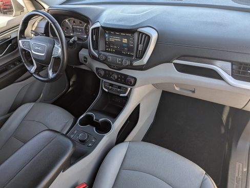 Used 2022 GMC Terrain SLT image 13