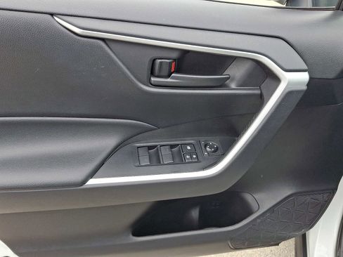 Certified 2021 Toyota RAV4 LE image 15