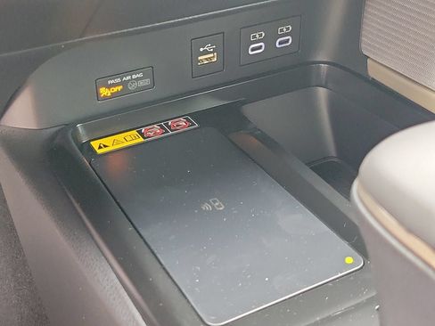 Used 2026 Toyota Camry SE FWD image 28