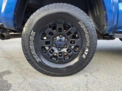 Used 2017 Toyota Tacoma SR5 w/ Tow Package RWD image 15