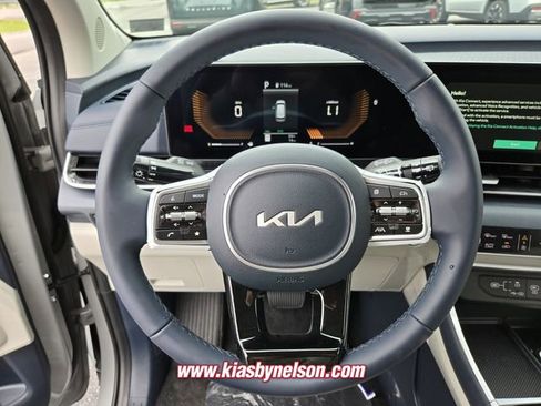 New 2026 Kia Carnival EX FWD image 13