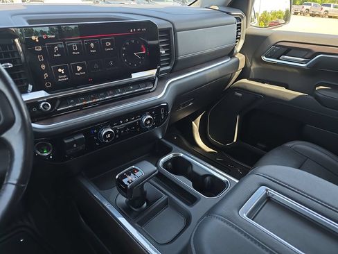 Certified 2022 GMC Sierra 1500 SLT w/ SLT Premium Plus Package AWD/4WD image 24