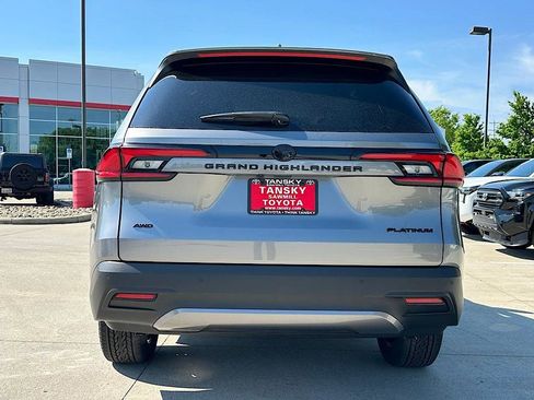New 2026 Toyota Grand Highlander AWD image 4