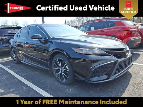Used 2024 Toyota Camry SE w/ Cold Weather Package image 1