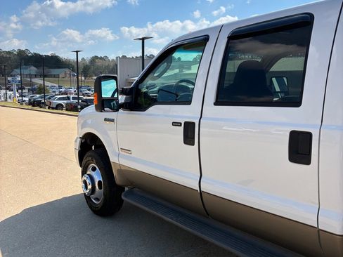 Used 2005 Ford F350 4x4 Crew Cab DRW Super Duty image 8