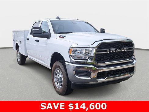 Used 2024 RAM 2500 Tradesman w/ Chrome Appearance Group image 3