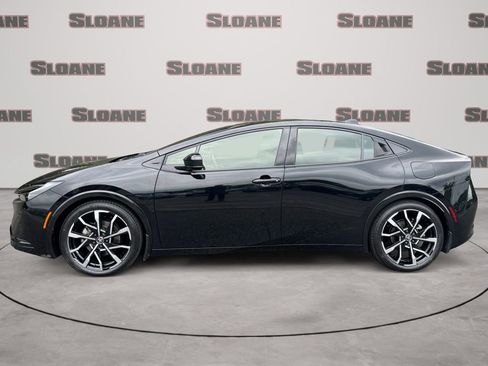 Used 2024 Toyota Prius Prime FWD image 2