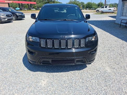 Used 2019 Jeep Grand Cherokee Altitude RWD image 8