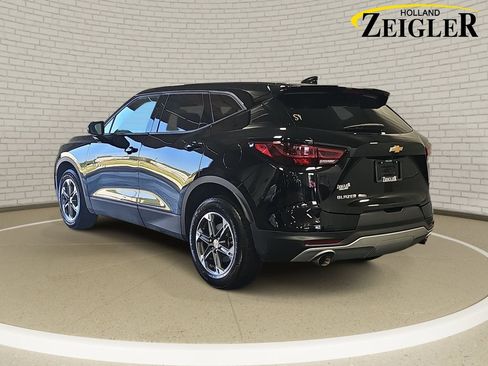 Used 2025 Chevrolet Blazer LT AWD/4WD image 7