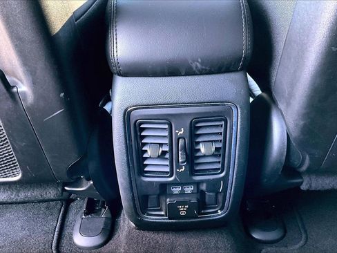 Certified 2022 Jeep Grand Cherokee Limited AWD/4WD image 17