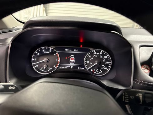 Used 2025 Nissan Rogue SV FWD image 24