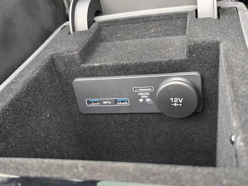 Used 2020 Jaguar F-PACE Premium image 39