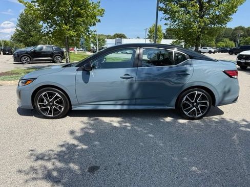 Certified 2025 Nissan Sentra SR w/ SR Premium Package FWD image 8