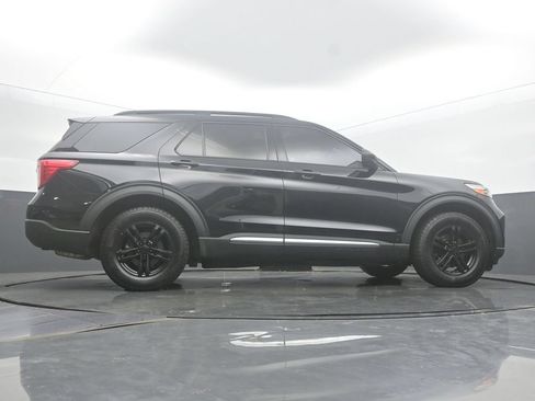 Used 2021 Ford Explorer XLT w/ Equipment Group 202A AWD/4WD image 67