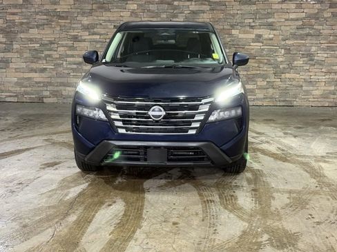 Certified 2025 Nissan Rogue SV image 2