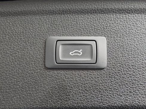 Used 2022 Audi Q5 2.0T Premium image 9