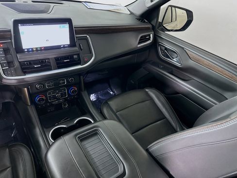Used 2021 Chevrolet Suburban High Country image 24