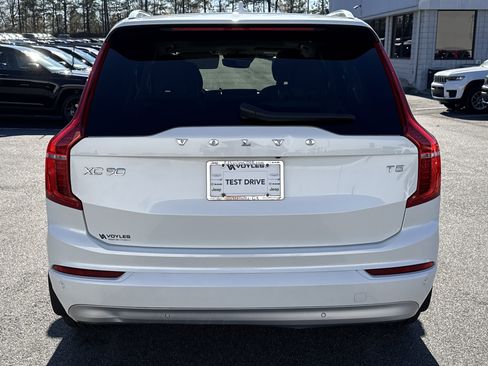 Used 2022 Volvo XC90 T5 Momentum w/ Climate Package image 4