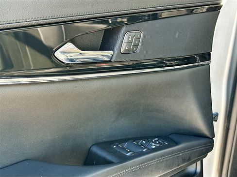 Used 2022 Lincoln Nautilus Reserve image 18