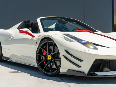 Used 2014 Ferrari 458 Spider RWD image 33