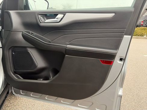 Used 2023 Ford Escape Platinum image 15