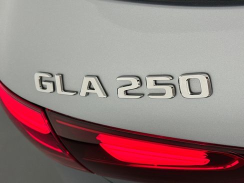 Certified 2026 Mercedes-Benz GLA 250 image 9