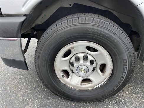 Used 2020 Chevrolet Express 2500 w/ Enhanced Convenience Package image 5