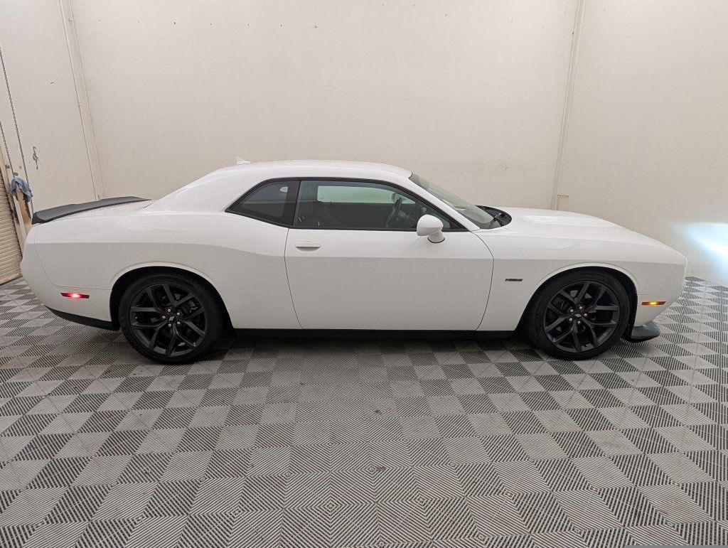 Used 2019 Dodge Challenger R/T RWD image 2