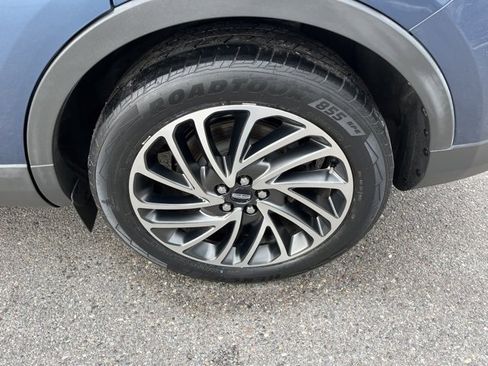 Used 2019 Lincoln Nautilus Reserve image 17