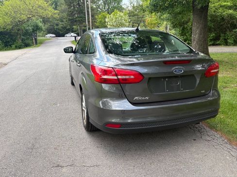 Used 2017 Ford Focus SE FWD image 6