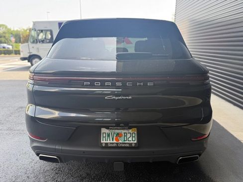 Certified 2024 Porsche Cayenne AWD/4WD image 6