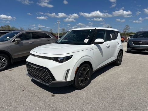 Used 2024 Kia Soul EX image 4