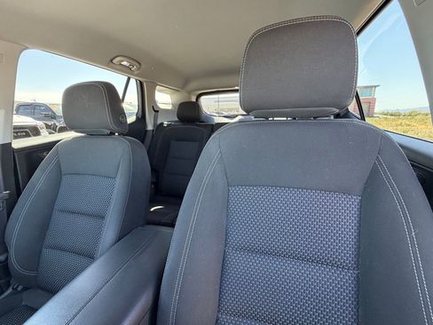 Used 2023 GMC Terrain SLE w/ Driver Convenience Package image 13