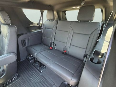 Certified 2024 Chevrolet Suburban Z71 w/ Luxury Package AWD/4WD image 30