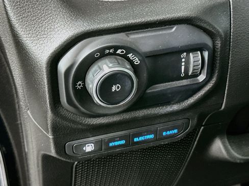 Used 2024 Jeep Wrangler Unlimited w/ LED Headlamp & Fog Lamp Group AWD/4WD image 16