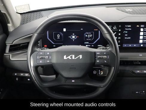 Used 2024 Kia EV9 Light Long Range RWD image 7