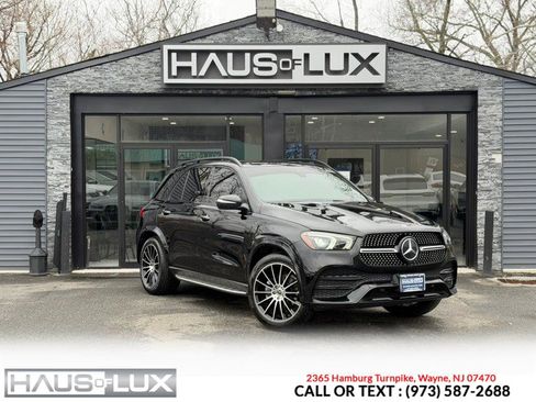 Used 2021 Mercedes-Benz GLE 350 4MATIC w/ AMG Line Exterior image 1