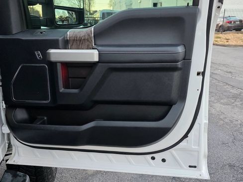 Used 2018 Ford F250 Lariat w/ Lariat Ultimate Package AWD/4WD image 36